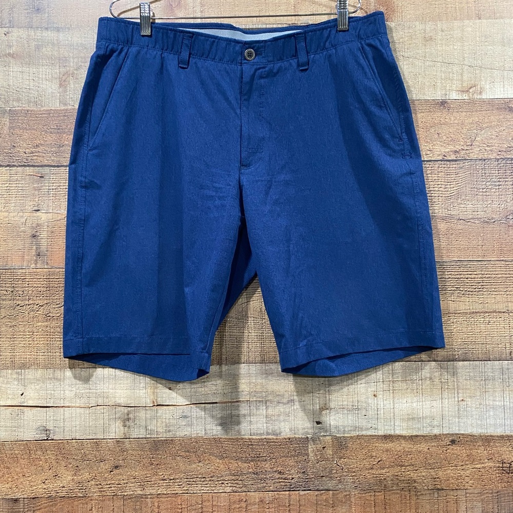 Under Armour Loose Fit Golf Navy Bermuda Shorts Size 38
